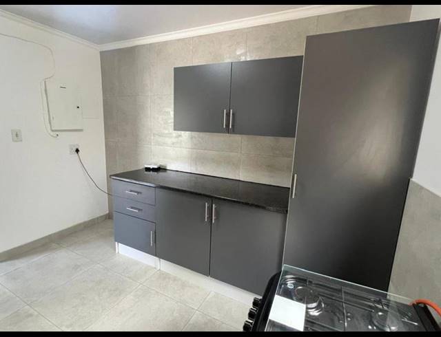 1 bed property to rent in GLENVISTA